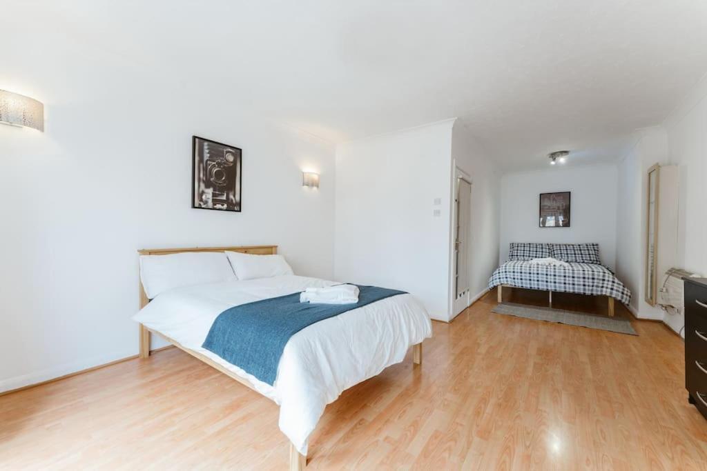 Up To 4 People, Room In A Share House Next To London Bridge Londres Exterior foto