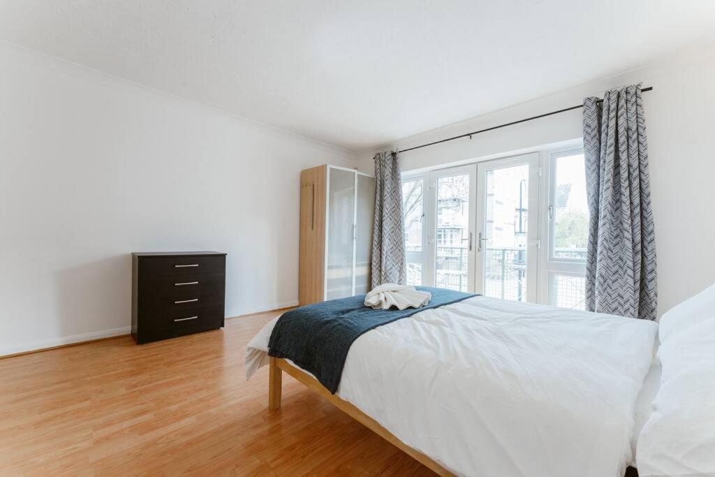 Up To 4 People, Room In A Share House Next To London Bridge Londres Exterior foto